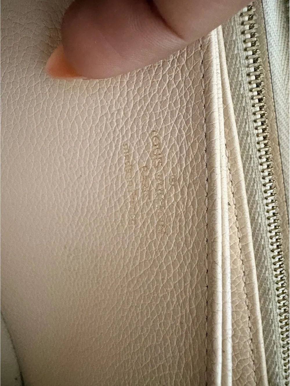 Louis Vuitton Beige Monogram Canvas Zippy Wallet FLAW REPAIR